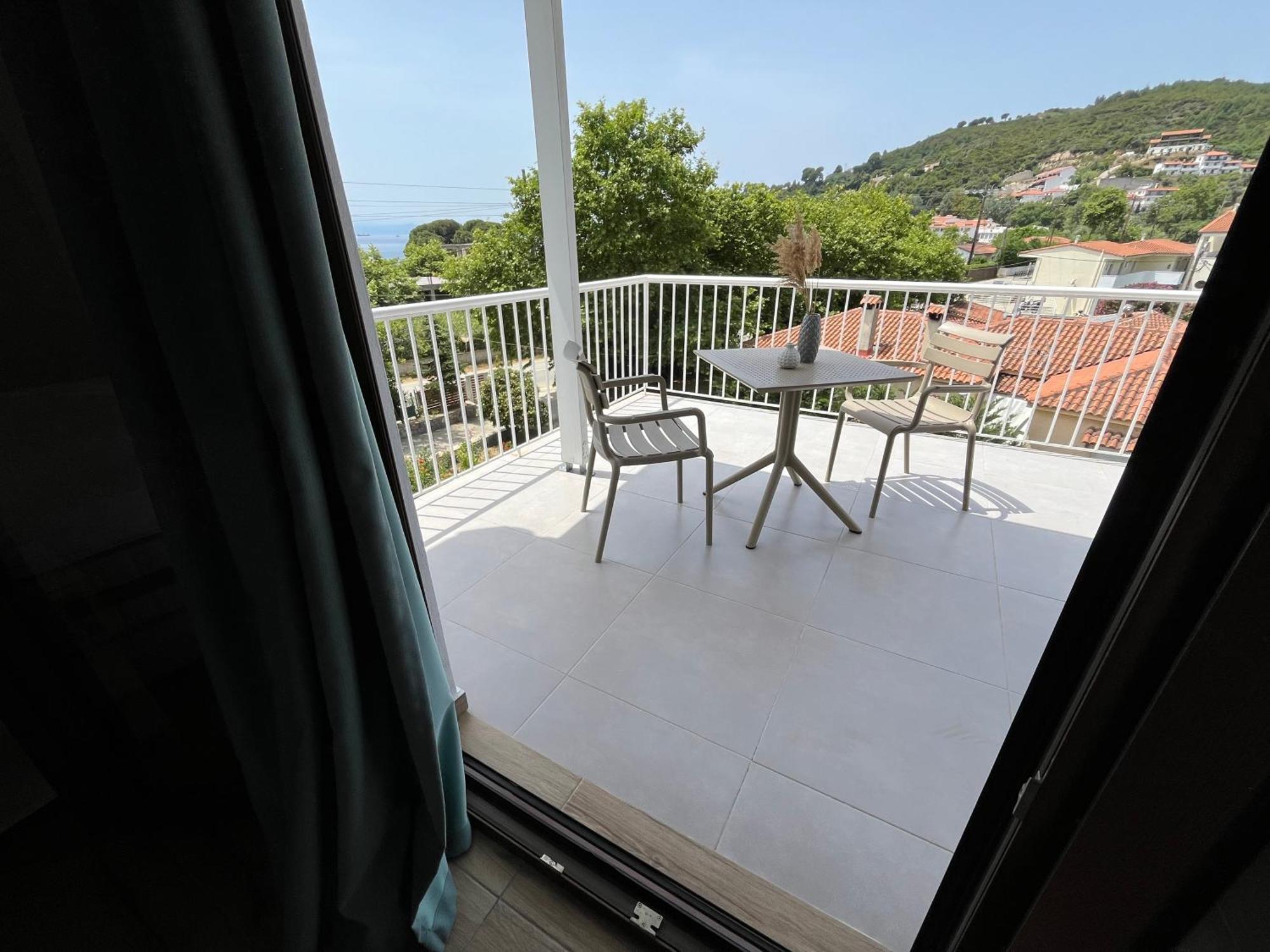 Golden Evelyn Aparthotel Ajía Paraszkeví Kültér fotó