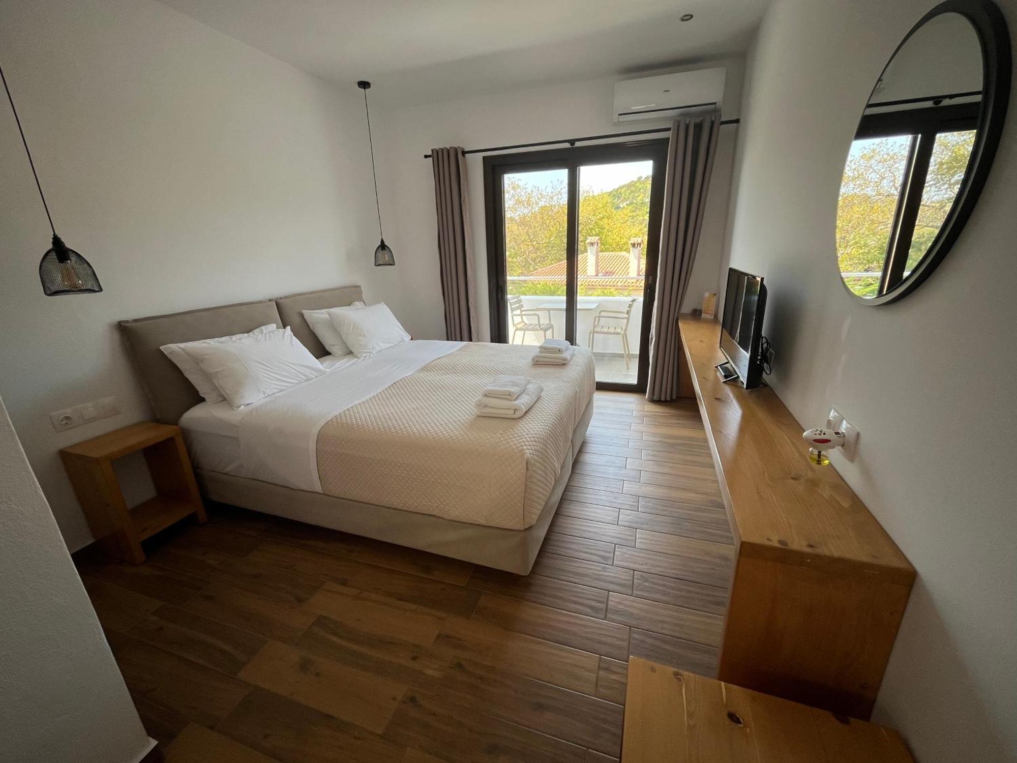 Golden Evelyn Aparthotel Ajía Paraszkeví Kültér fotó