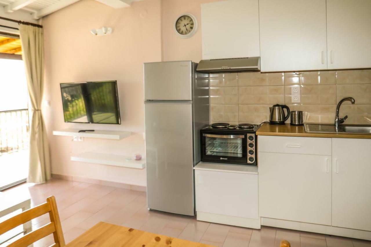 Golden Evelyn Aparthotel Ajía Paraszkeví Kültér fotó