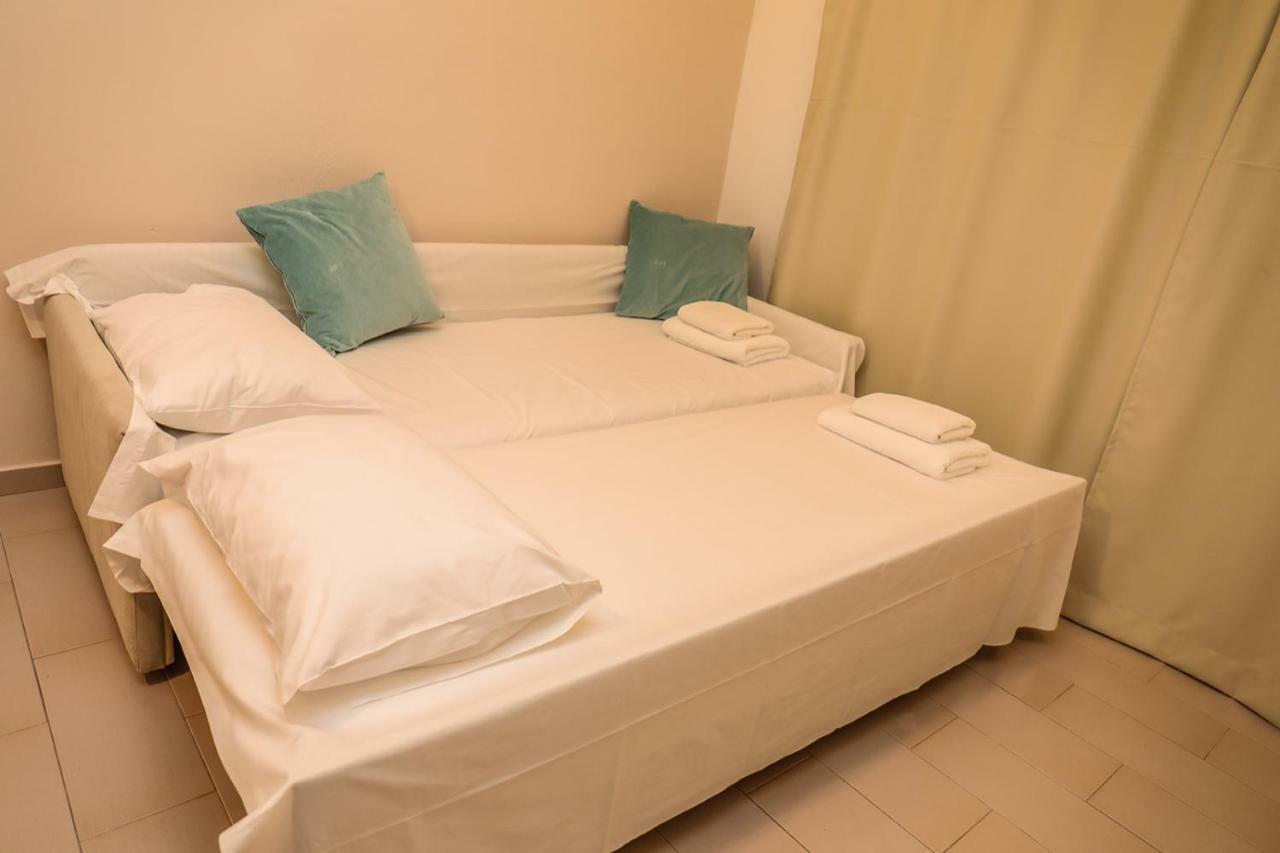 Golden Evelyn Aparthotel Ajía Paraszkeví Kültér fotó