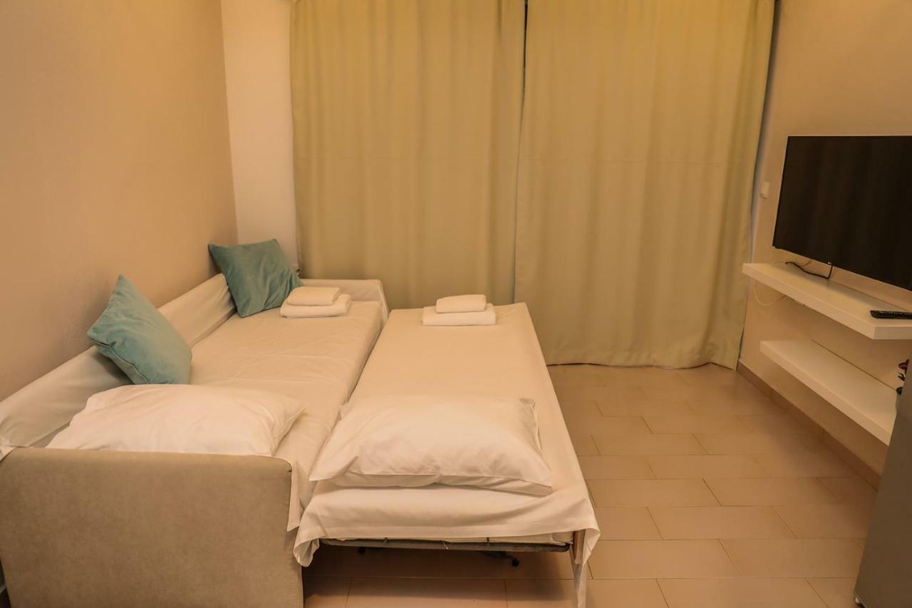 Golden Evelyn Aparthotel Ajía Paraszkeví Kültér fotó